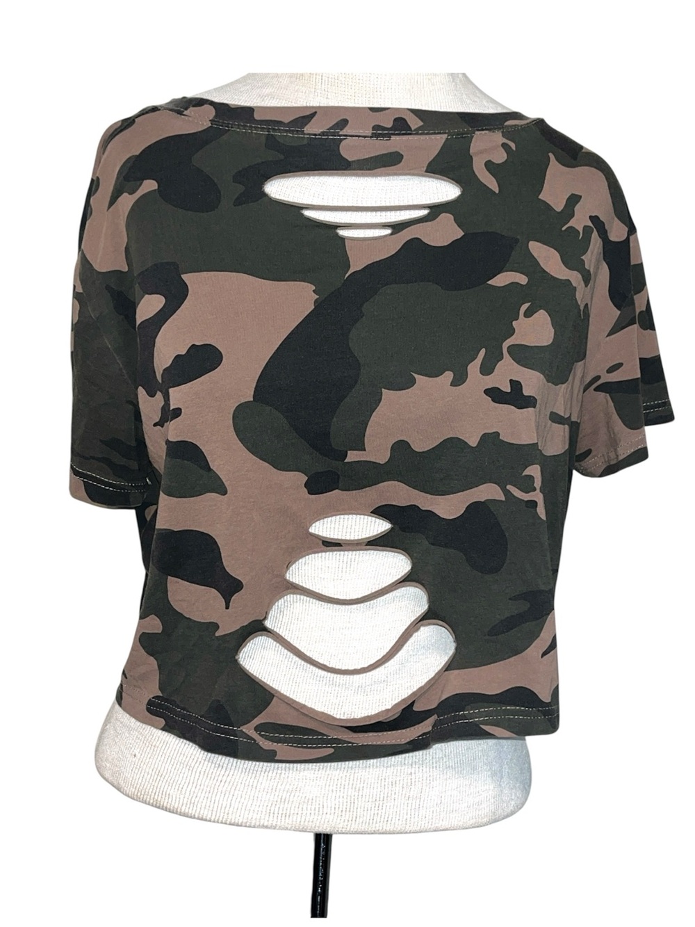 Short sleeve camo cropped t shit women’s size large ripped/distressed